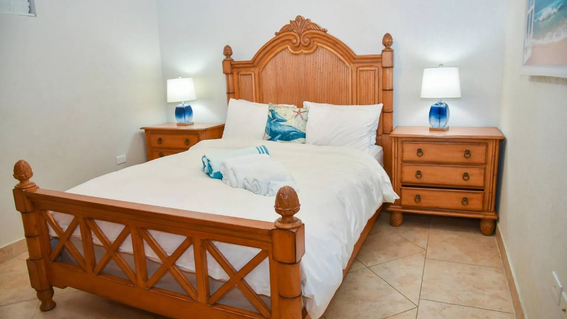 Tranquil Oceanside: Pools & Direct Beach Access Cupecoy  0*, Cupecoy (Sint Maarten) Sint Maarten