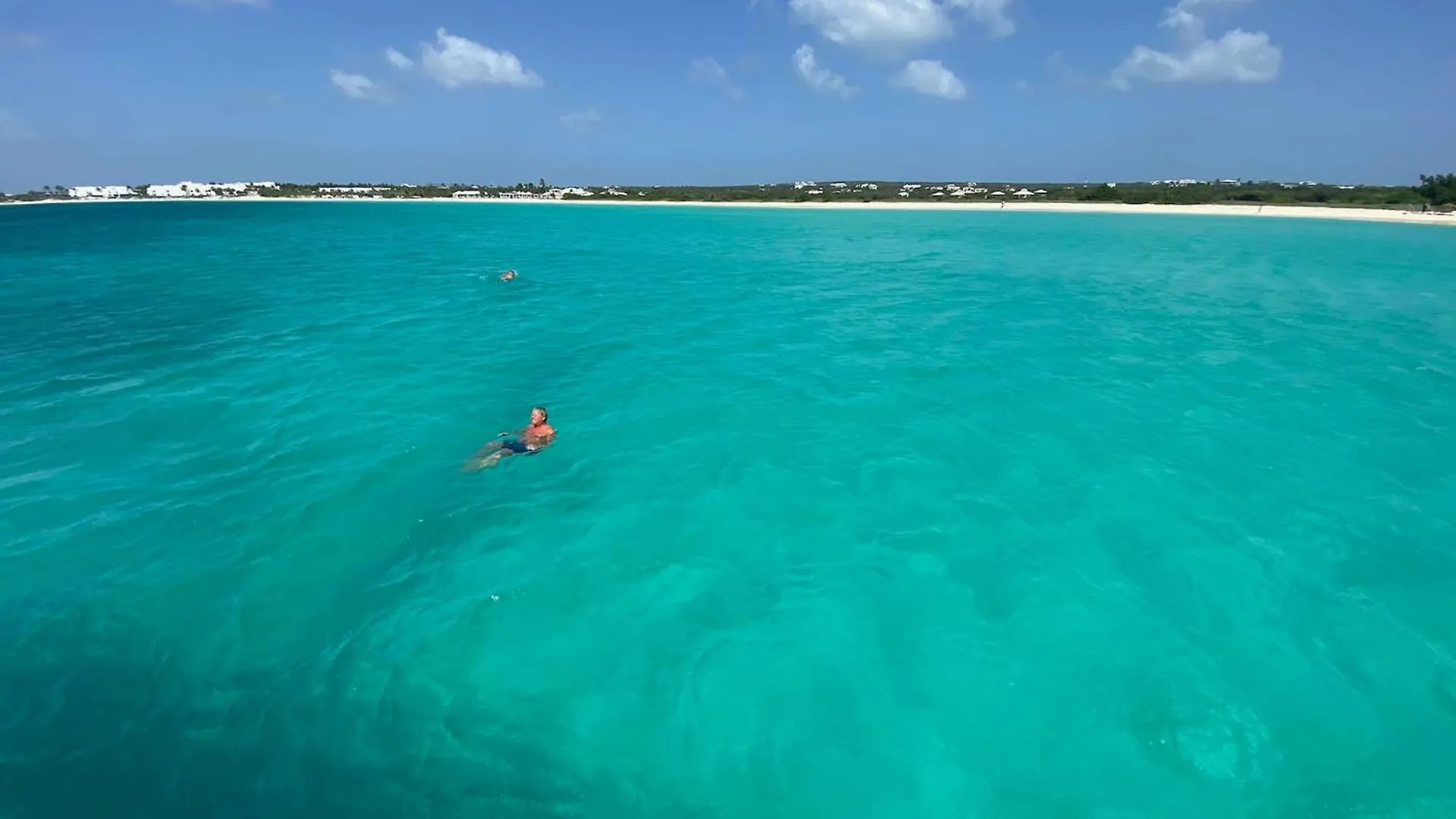 Tranquil Oceanside: Pools & Direct Beach Access Cupecoy  Apartment Cupecoy (Sint Maarten)