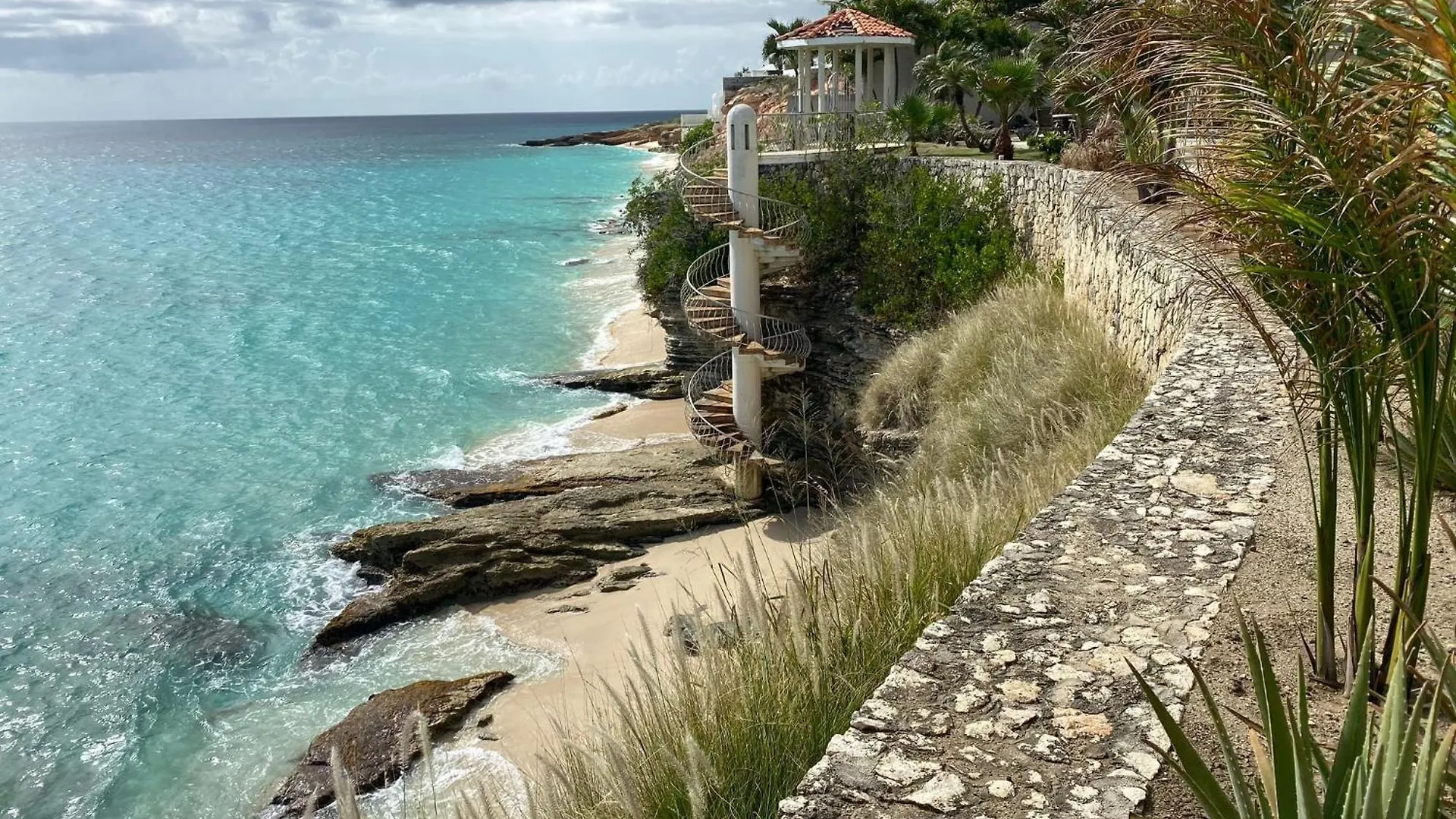 Tranquil Oceanside: Pools & Direct Beach Access Cupecoy  0*, Cupecoy (Sint Maarten)