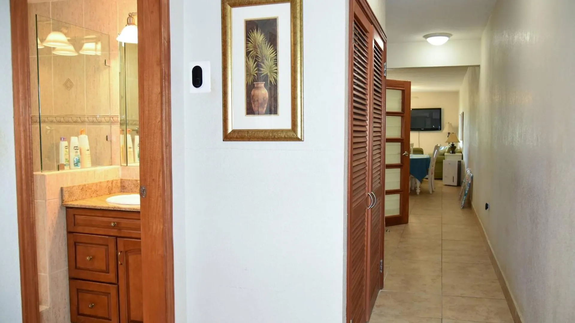Apartment Tranquil Oceanside: Pools & Direct Beach Access Cupecoy
