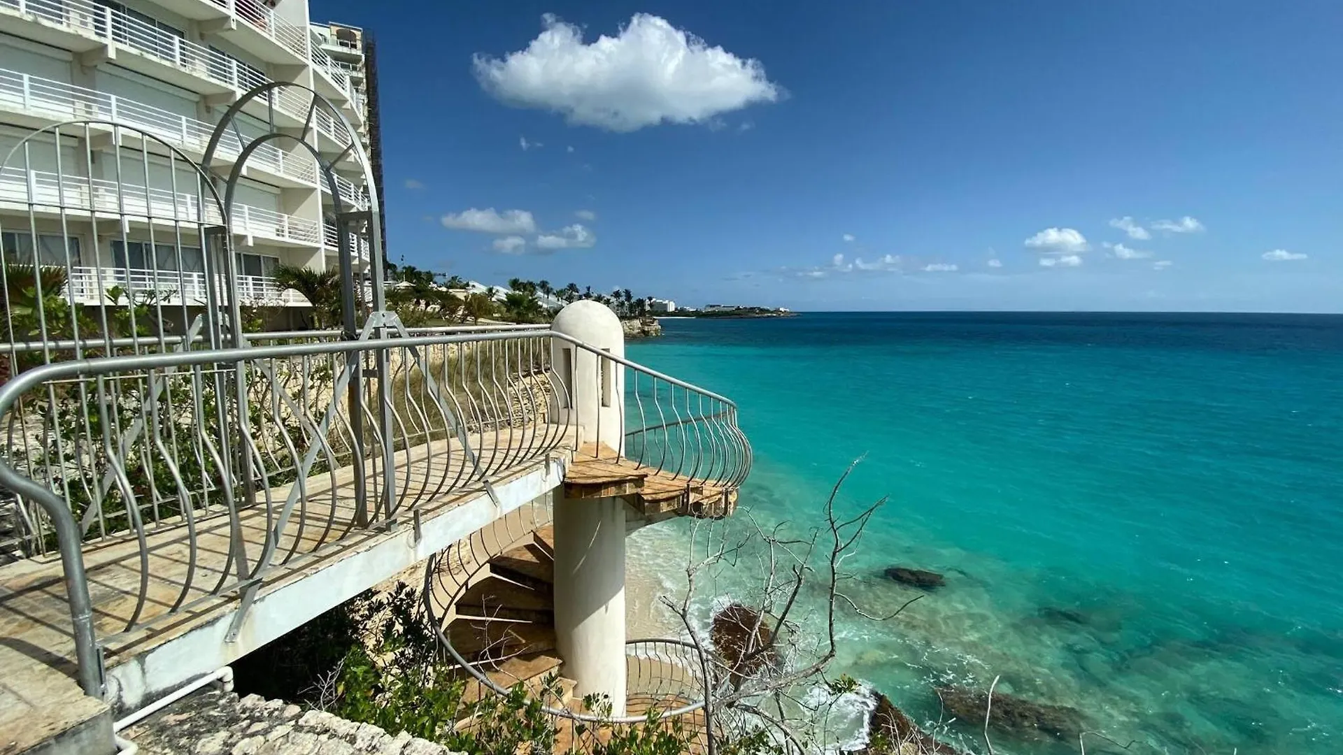 Tranquil Oceanside: Pools & Direct Beach Access Cupecoy  Cupecoy (Sint Maarten)
