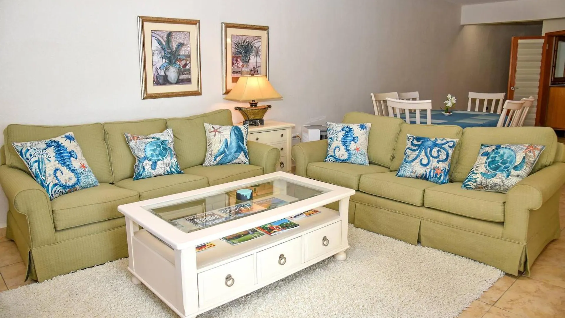 Tranquil Oceanside: Pools & Direct Beach Access Cupecoy  Apartment