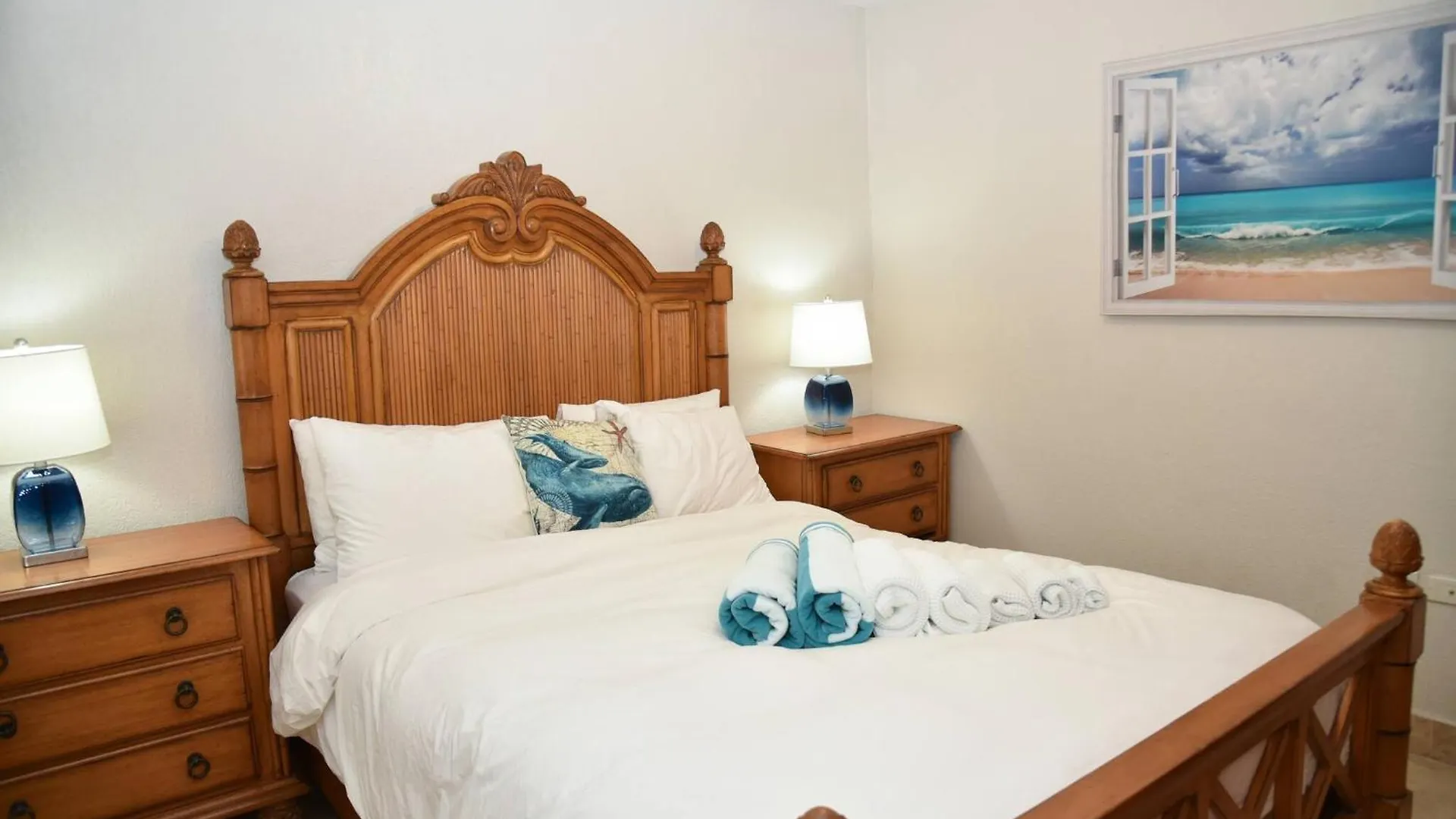 Tranquil Oceanside: Pools & Direct Beach Access Cupecoy  0*, Cupecoy (Sint Maarten)